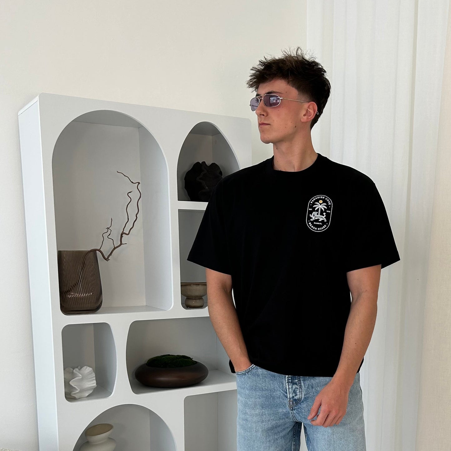 Cassiel Paradise Cove Box Black Tee