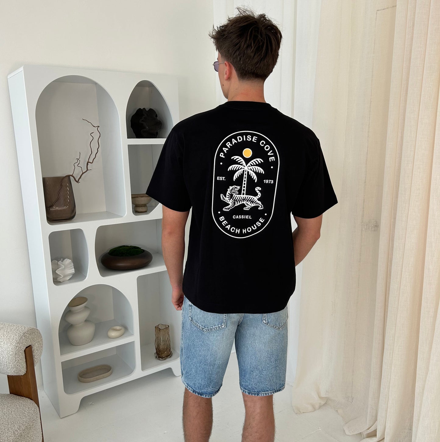 Cassiel Paradise Cove Box Black Tee