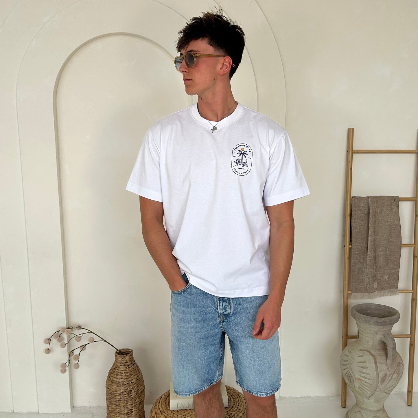 Cassiel Paradise Cove Box White Tee